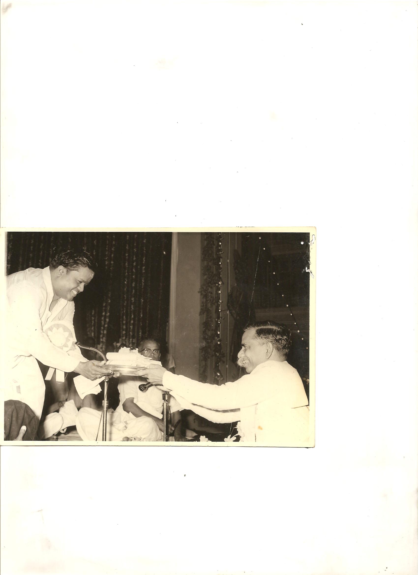 தலைவர்களுடன் புகைப்படம்